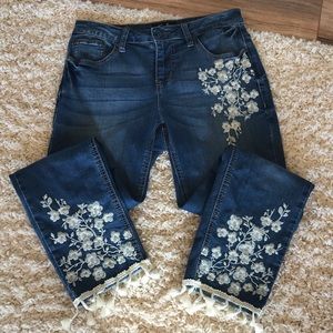 Earl Jeans size 6 embroidered